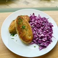 *Kotlety jajeczne +surówka (vege)