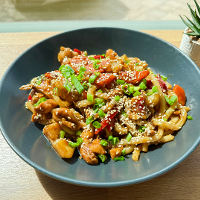 *Udon z kurczakiem i warzywami w sosie teriyaki