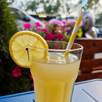*LEMONIADA